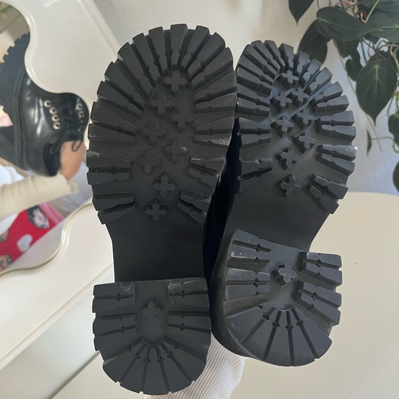 ❌SOLD❌UNIF Excuse Platform Loafers - Picture 13 of 13